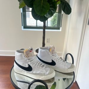 Nike Blazer Mid '77
Women's Shoes